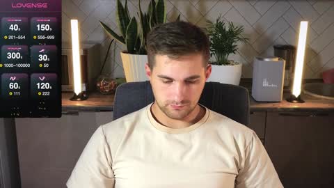 Snapshot of kochka25 chatting on December 21, 2024, 7:16 pm Sweet boy online show from December 21, 2024, 7:16 pm