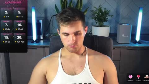 Snapshot of kochka25 chatting on December 23, 2024, 5:32 pm Sweet boy online show from December 23, 2024, 5:32 pm