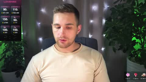 Snapshot of kochka25 chatting on February 2, 2025, 7:46 pm Sweet boy online show from February 2, 2025, 7:46 pm