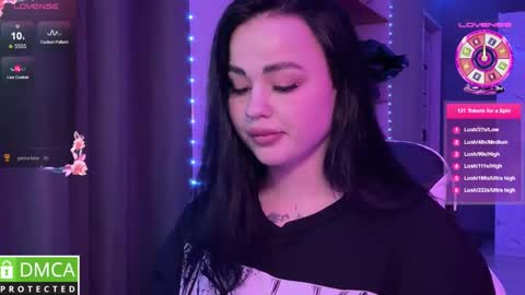 Mia online show from March 5, 2025, 8:00 pm