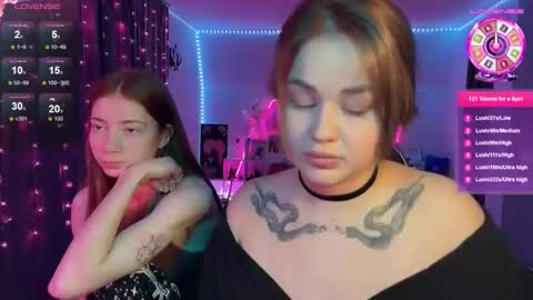 Mia online show from November 28, 2025, 7:22 am