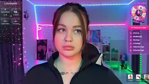 Mia online show from February 12, 2026, 8:26 pm