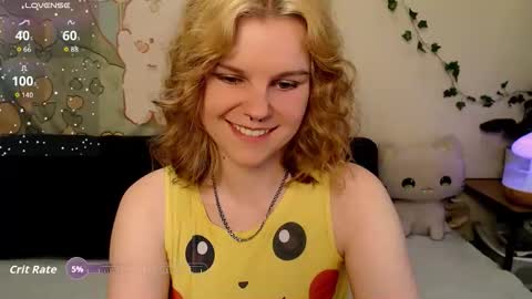 Snapshot of komorebbi chatting on April 27, 2026, 11:03 pm Marta online show from April 27, 2026, 11:03 pm
