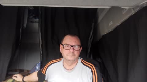 Snapshot of komputer123456789 chatting on December 12, 2024, 11:07 am Bogdan online show from December 12, 2024, 11:07 am