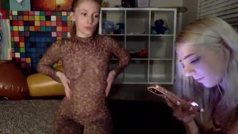 Snapshot of konniefirst chatting on February 25, 2026, 2:32 am Konnie online show from February 25, 2026, 2:32 am