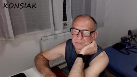 Komsiak online show from September 12, 2025, 6:52 pm