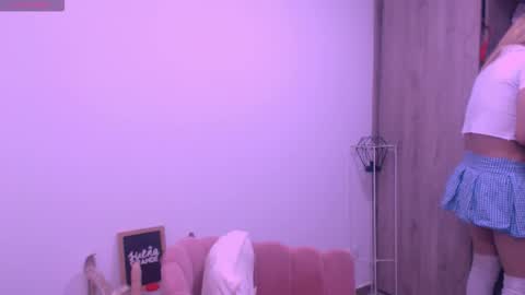 Snapshot of koralbunnybox04 chatting on November 10, 2025, 12:04 pm koral online show from November 10, 2025, 12:04 pm