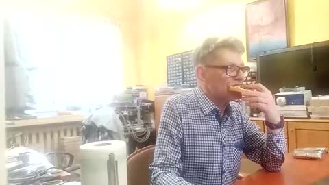 Snapshot of korek24hot chatting on March 7, 2025, 2:12 pm Korek online show from March 7, 2025, 2:12 pm