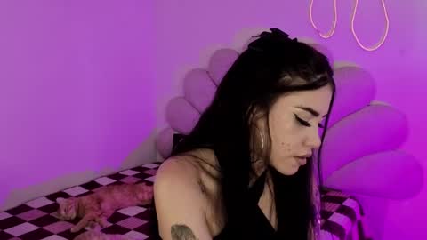 Snapshot of korolovaa chatting on May 31, 2026, 9:05 pm korolova online show from May 31, 2026, 9:05 pm