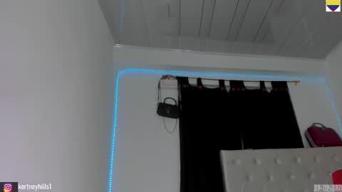 Snapshot of kortneyhills chatting on October 1, 2025, 3:34 am Kortneyhills - Aries online show from October 1, 2025, 3:34 am