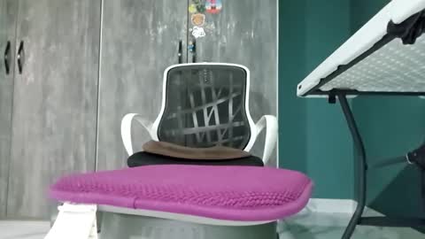 Snapshot of koto420 chatting on January 5, 2026, 5:27 pm Koto Bombon online show from January 5, 2026, 5:27 pm