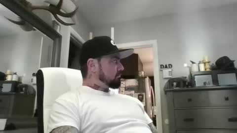 koululier23 online show from October 14, 2025, 2:34 am