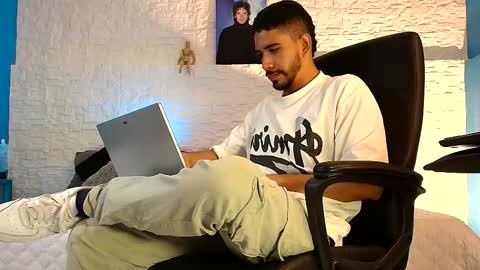 kratoswolf online show from May 28, 2026, 8:17 pm