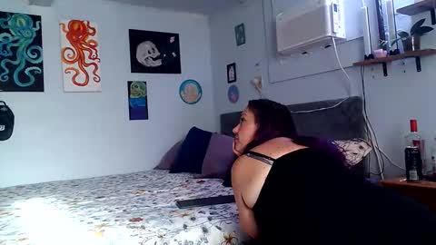 kreamyk420 online show from April 20, 2026, 12:57 am