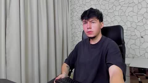 KrewVaughn online show from October 16, 2025, 10:05 am