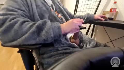 krime59100 online show from December 17, 2025, 3:23 am