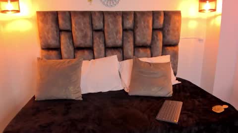 Snapshot of kris_kane1 chatting on December 4, 2025, 12:42 am kris_kane1 online show from December 4, 2025, 12:42 am