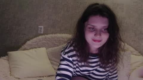 Snapshot of krissvoss chatting on December 19, 2025, 9:11 pm krissvoss online show from December 19, 2025, 9:11 pm