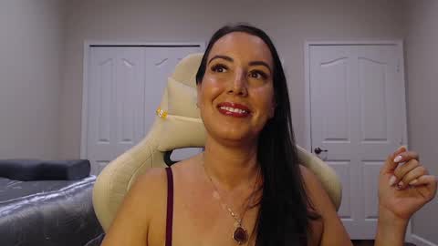 Snapshot of krissy2024 chatting on December 24, 2024, 12:11 am Krissy online show from December 24, 2024, 12:11 am