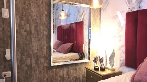 Krista Ritter online show from September 25, 2025, 2:48 am