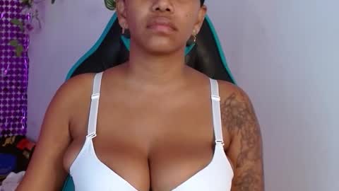 kristel_lee online show from November 19, 2025, 9:15 pm