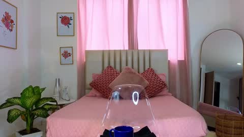 Snapshot of kristennblue_ chatting on December 14, 2024, 1:59 pm Kris online show from December 14, 2024, 1:59 pm