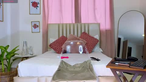 Snapshot of kristennblue_ chatting on December 28, 2024, 6:50 pm Kris online show from December 28, 2024, 6:50 pm