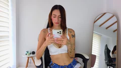 Snapshot of kristennblue_ chatting on September 22, 2025, 4:09 pm Kris online show from September 22, 2025, 4:09 pm