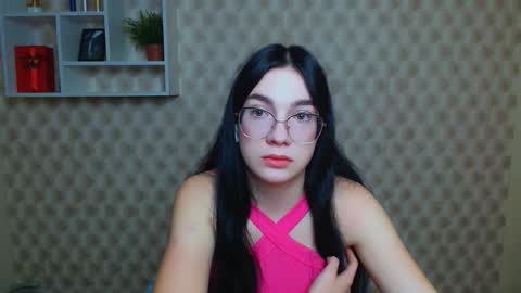 Kristen online show from September 24, 2025, 5:33 am