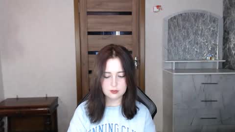 Snapshot of kristy_fran chatting on October 18, 2025, 8:31 pm Kristy online show from October 18, 2025, 8:31 pm