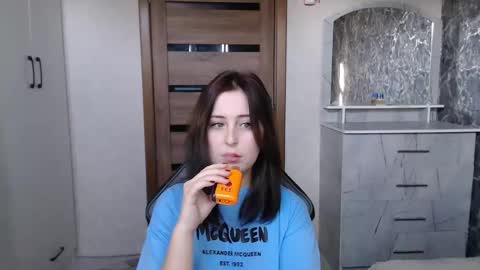 Snapshot of kristy_fran chatting on October 24, 2025, 10:11 am Kristy online show from October 24, 2025, 10:11 am