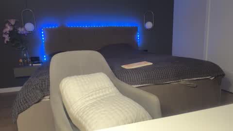 Snapshot of kristy_saint chatting on October 16, 2025, 4:35 am Kristi online show from October 16, 2025, 4:35 am