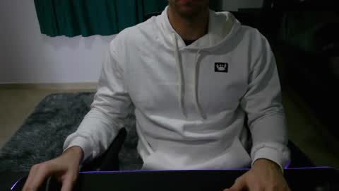 Snapshot of krocr_iras chatting on June 14, 2026, 7:05 pm Lucas Edu online show from June 14, 2026, 7:05 pm