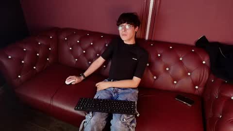 krown_nox online show from June 3, 2026, 7:08 pm