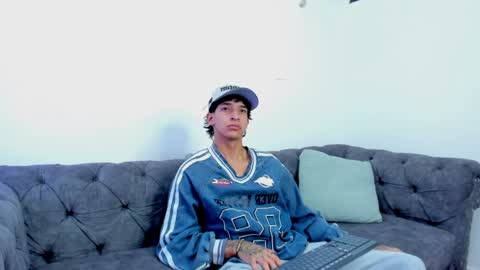 Snapshot of kroywave chatting on May 27, 2026, 3:58 am Kroy Wave Muscle Tattoos Latino online show from May 27, 2026, 3:58 am