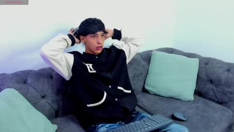 Snapshot of kroywave chatting on June 3, 2026, 3:42 am Kroy Wave Muscle Tattoos Latino online show from June 3, 2026, 3:42 am