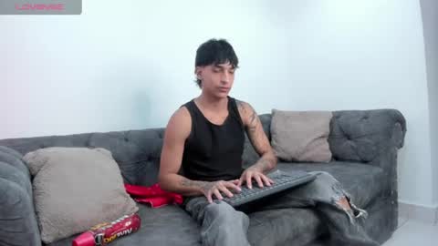 Snapshot of kroywave chatting on July 4, 2026, 3:13 am Kroy Wave Muscle Tattoos Latino online show from July 4, 2026, 3:13 am