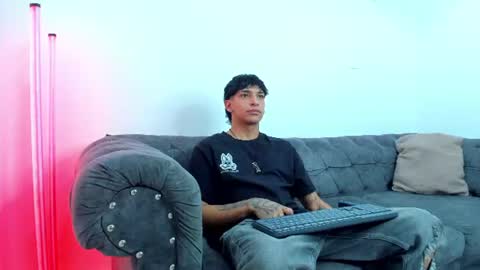 Snapshot of kroywave chatting on July 14, 2026, 10:21 am Kroy Wave Muscle Tattoos Latino online show from July 14, 2026, 10:21 am