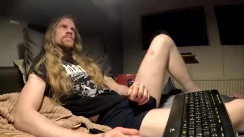 Snapshot of krullz123 chatting on January 17, 2026, 9:29 pm Krullz online show from January 17, 2026, 9:29 pm