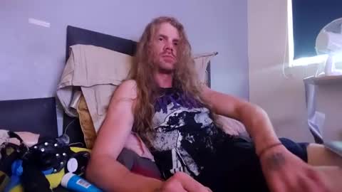 Krullz online show from June 16, 2026, 10:45 pm