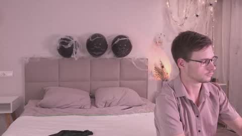 Fluffy and Krut online show from October 26, 2025, 2:34 pm