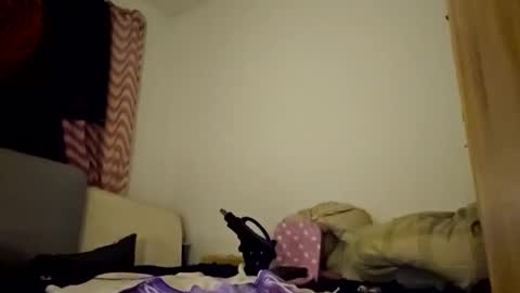 Snapshot of kryptoni18435 chatting on November 25, 2025, 2:11 am Tommy online show from November 25, 2025, 2:11 am