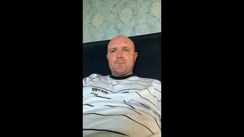 Snapshot of kryssv chatting on April 16, 2026, 3:57 pm kryssv online show from April 16, 2026, 3:57 pm