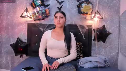 Snapshot of krystal_taylor23 chatting on November 1, 2025, 1:02 pm Kystal Taylor online show from November 1, 2025, 1:02 pm