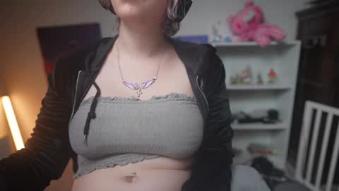 Snapshot of krystalsyxx chatting on February 8, 2025, 3:30 am Krystal Syx online show from February 8, 2025, 3:30 am