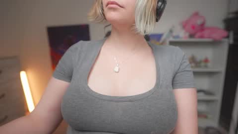 Krystal Syx online show from November 15, 2025, 10:37 pm