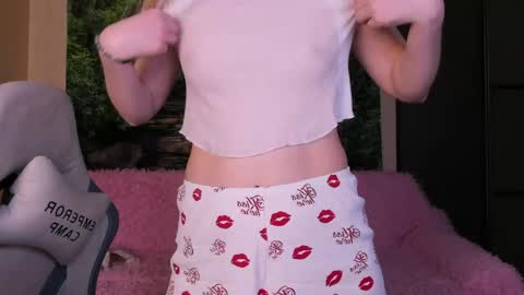 ksuhesa online show from April 25, 2026, 1:41 pm