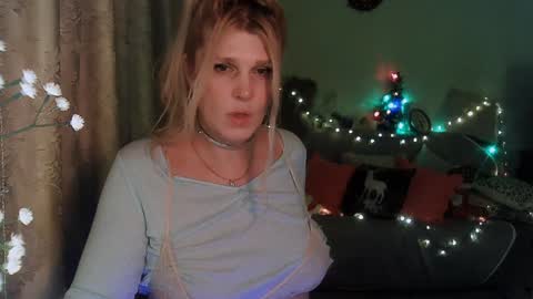 Snapshot of kudesnizza chatting on December 20, 2024, 2:27 pm Annika MTF ts post -op online show from December 20, 2024, 2:27 pm
