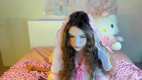 Snapshot of kuraii_ chatting on March 7, 2025, 8:22 pm Anna online show from March 7, 2025, 8:22 pm