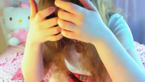 Snapshot of kuraii_ chatting on September 20, 2025, 2:34 am Anna online show from September 20, 2025, 2:34 am